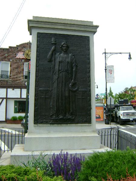 Zoom on the image : Glendale Veterans Memorial
